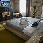 בית הארחה Lejletul 4*